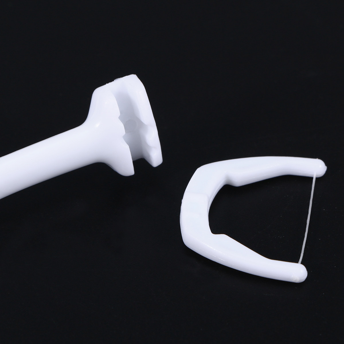 Dental Floss Picks - 20 buah tusuk gigi dengan benang